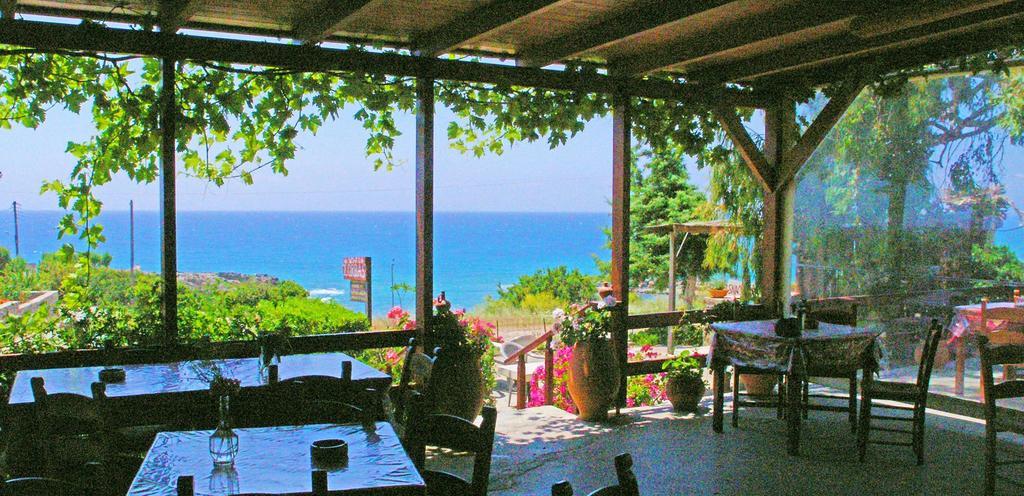 Zorbas Rooms Frangokastello Buitenkant foto